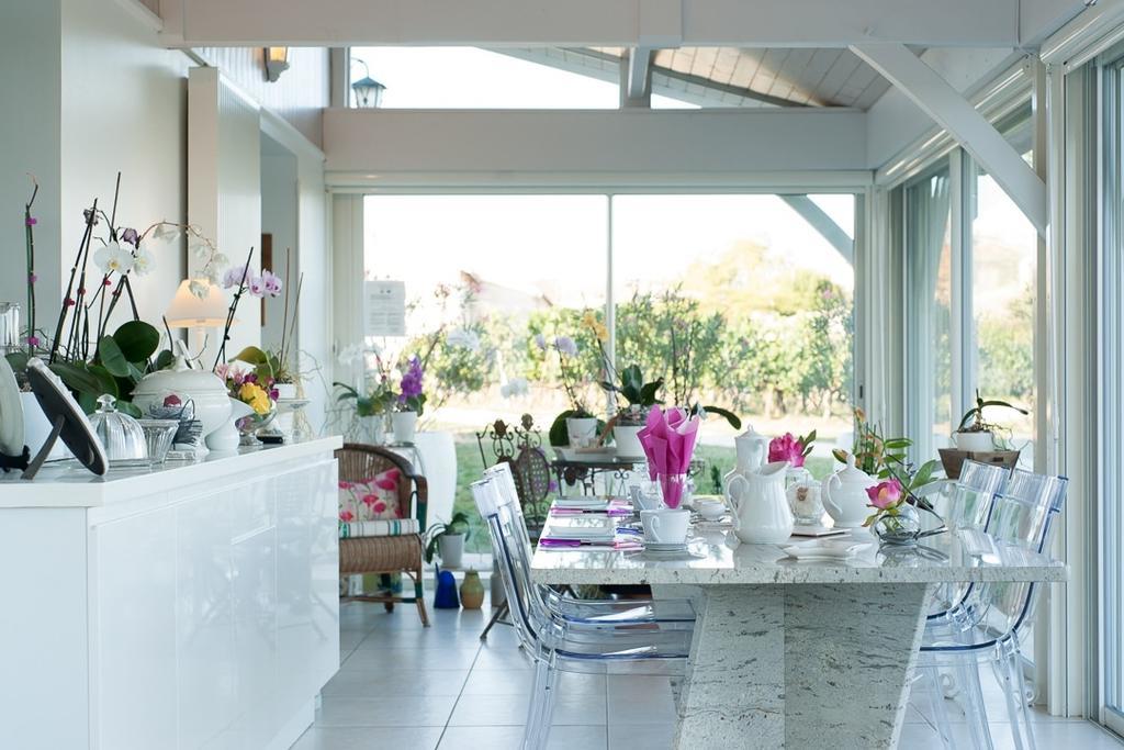 Les Raisins Du Bonheur Bed & Breakfast Puisseguin ภายนอก รูปภาพ