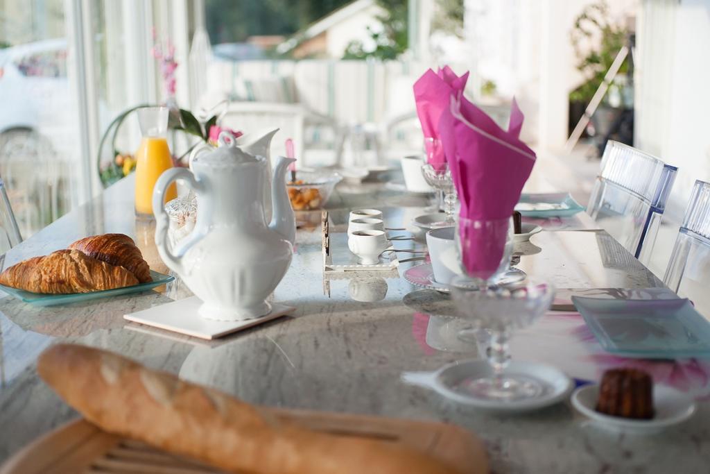 Les Raisins Du Bonheur Bed & Breakfast Puisseguin ห้อง รูปภาพ