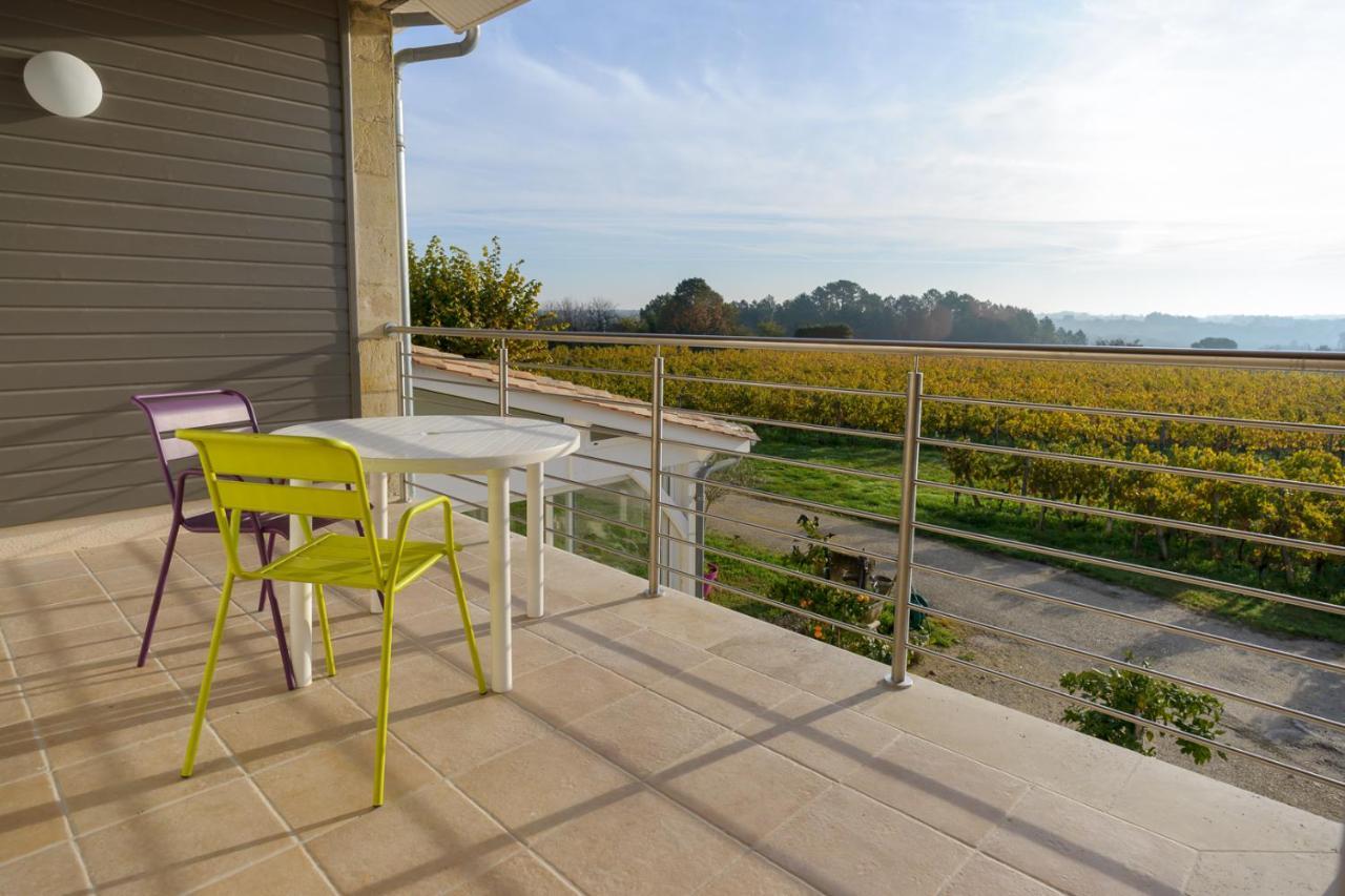Les Raisins Du Bonheur Bed & Breakfast Puisseguin ภายนอก รูปภาพ