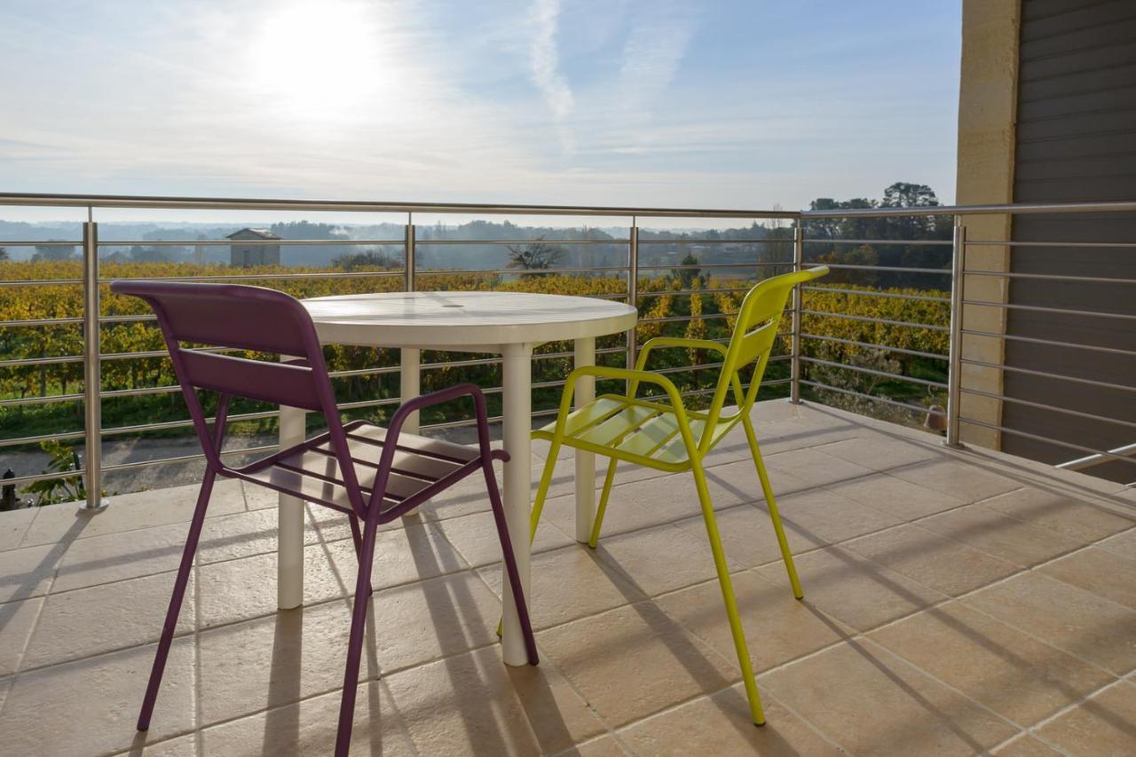 Les Raisins Du Bonheur Bed & Breakfast Puisseguin ภายนอก รูปภาพ