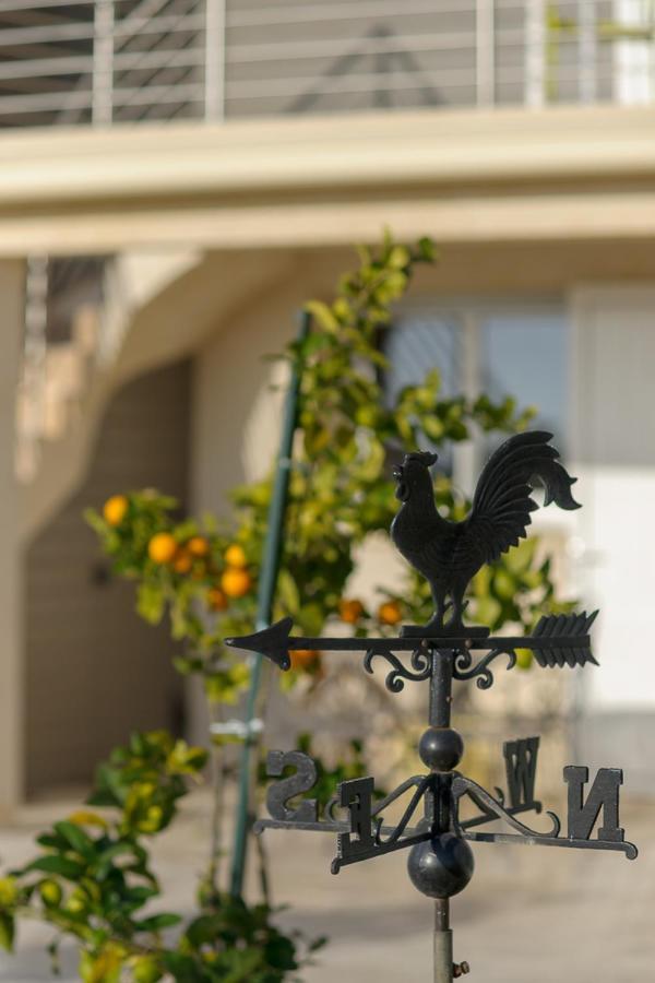 Les Raisins Du Bonheur Bed & Breakfast Puisseguin ภายนอก รูปภาพ