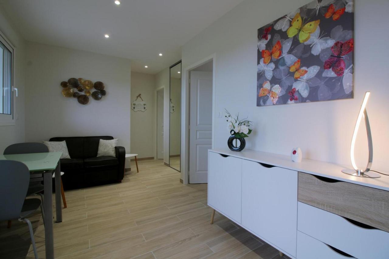 Les Raisins Du Bonheur Bed & Breakfast Puisseguin ภายนอก รูปภาพ